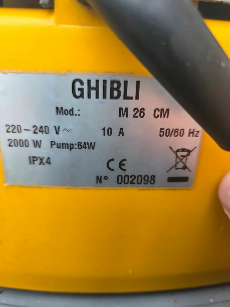 Valeting vacuum cleaner - Image 2