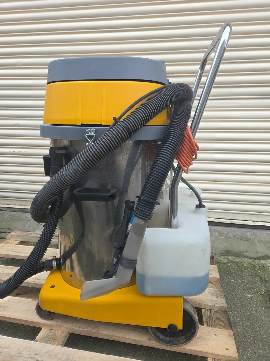 Valeting vacuum cleaner - Image 3