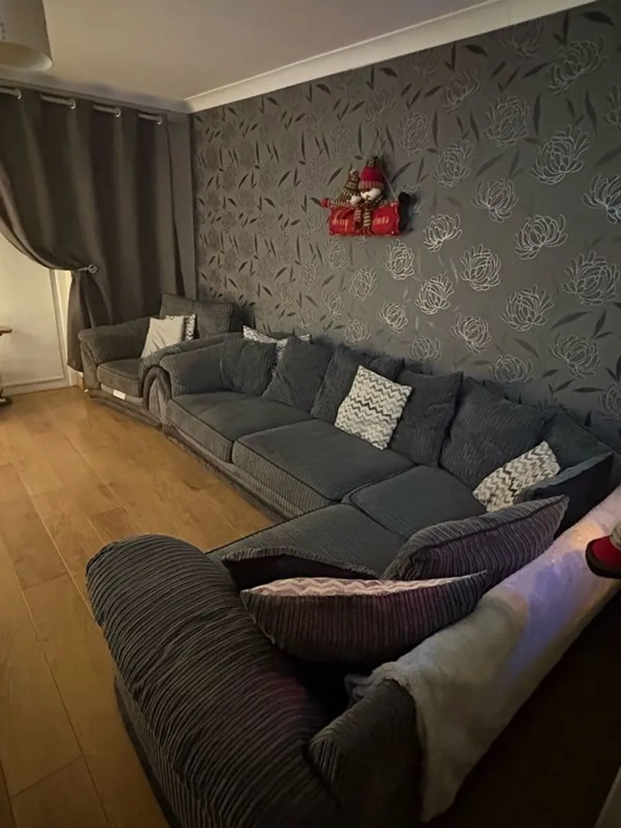 corner suite for sell - Image 1