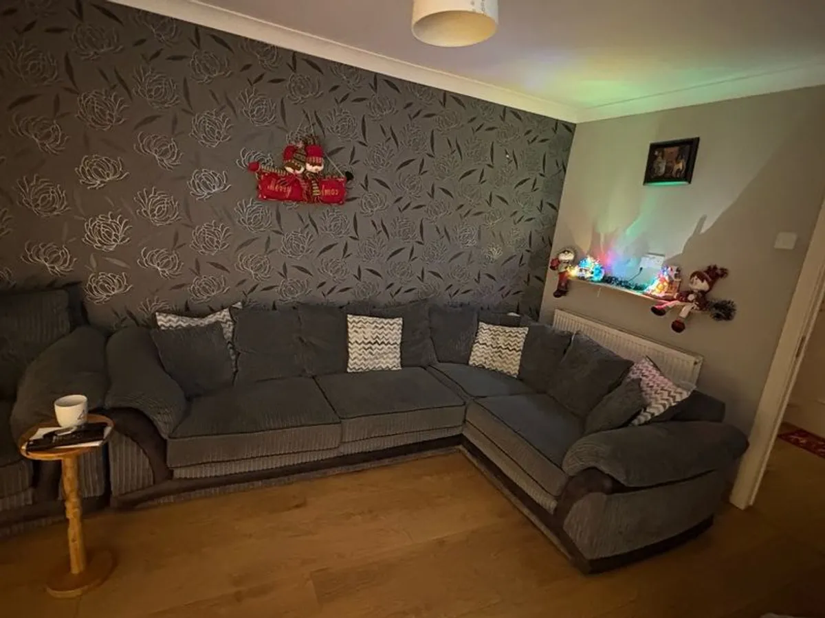 corner suite for sell - Image 3