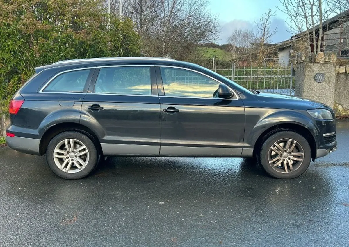 Audi Q7 - Image 2