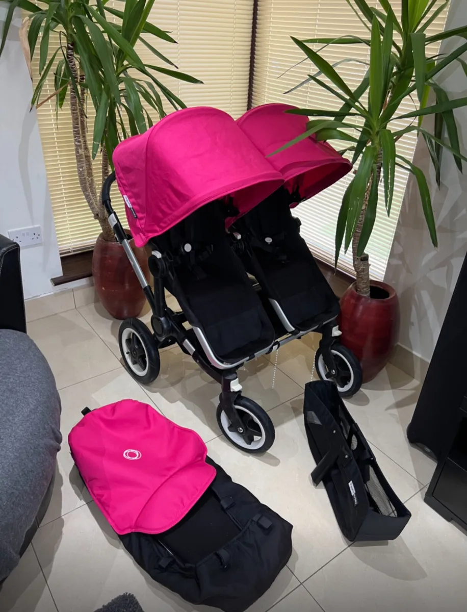 Bugaboo donkey duo in swords