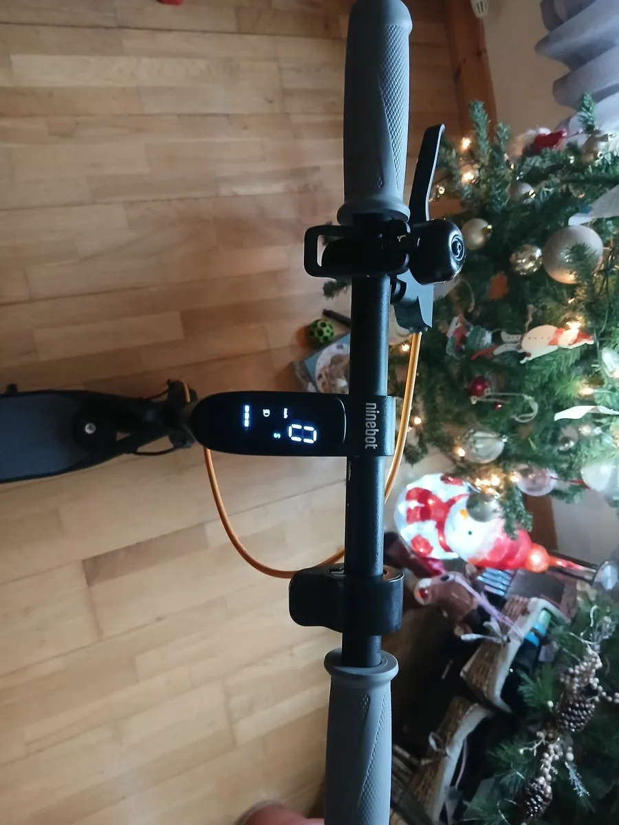 Electric scooter - Image 2