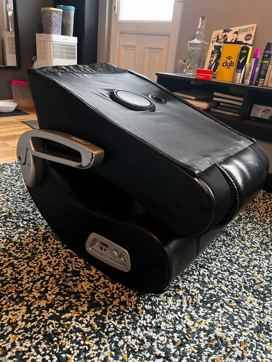 X-Rocker Subwoofer chair (older model) - Image 2