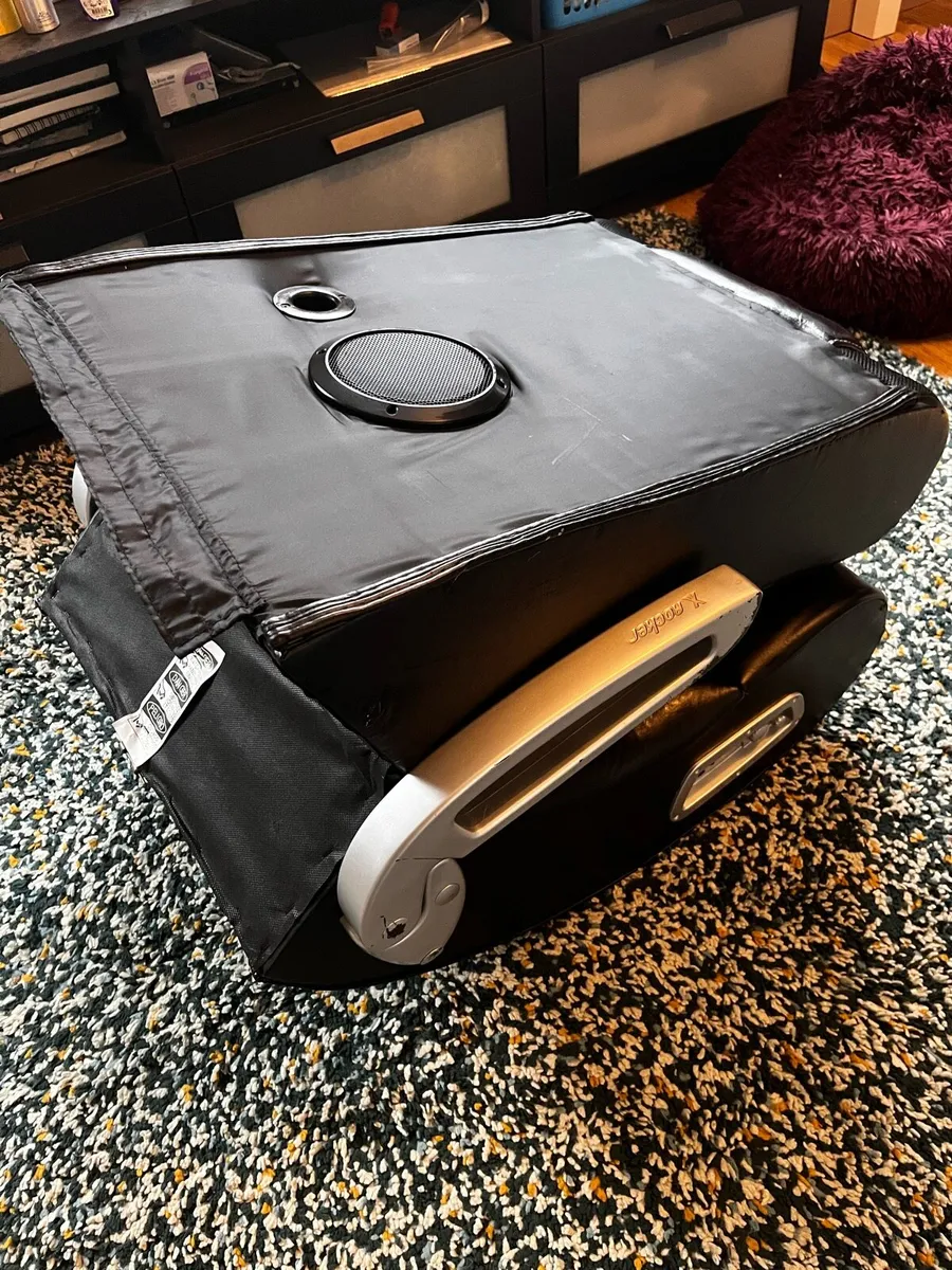X-Rocker Subwoofer chair (older model) - Image 3