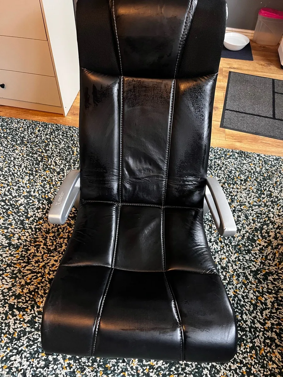 X-Rocker Subwoofer chair (older model) - Image 1