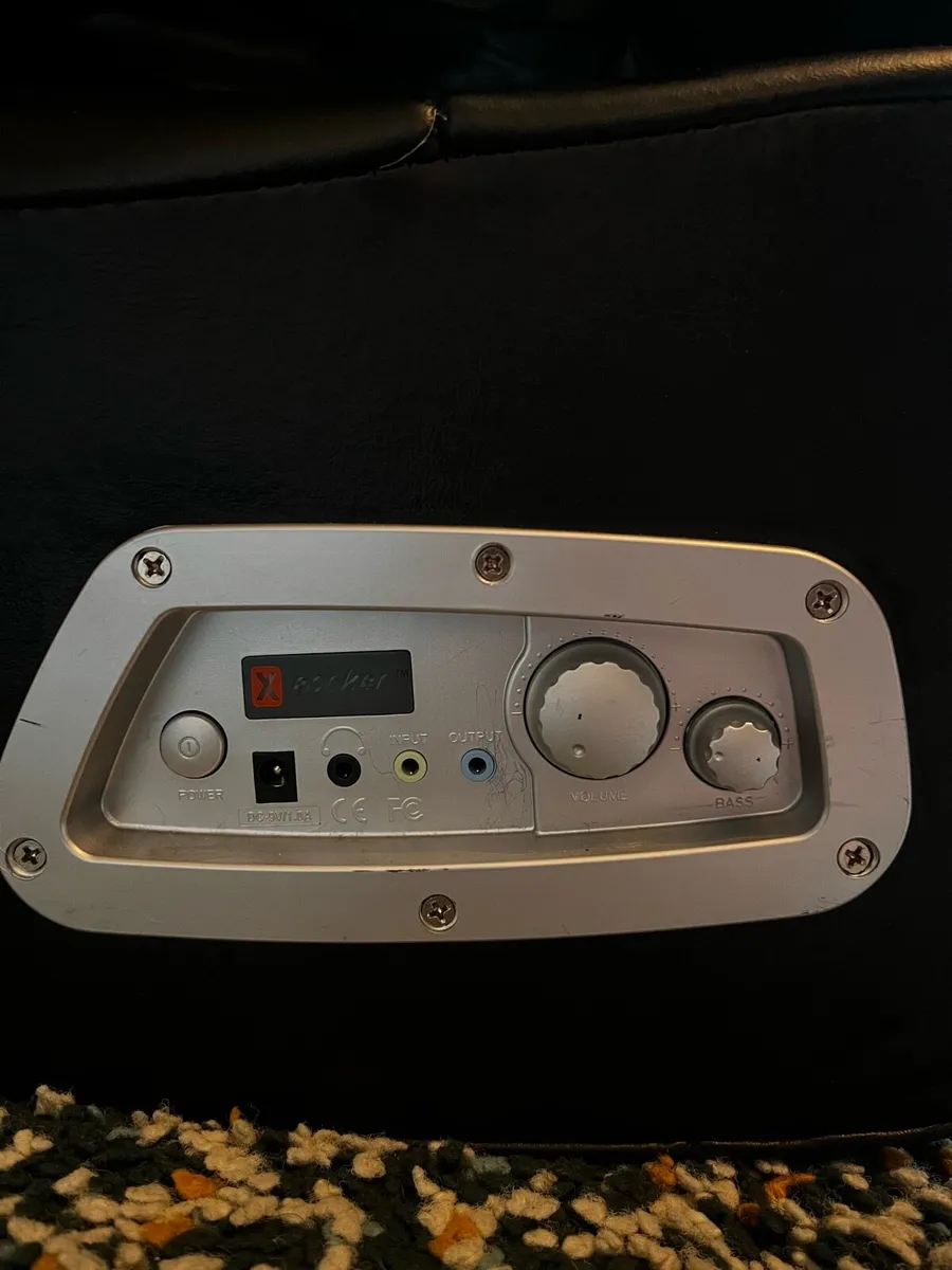 X-Rocker Subwoofer chair (older model) - Image 4