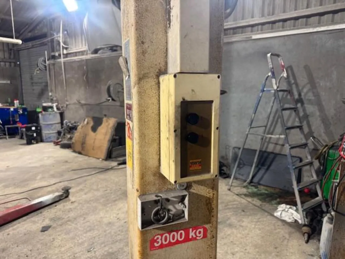 Koni 3 Tonne Hydraulic Lift in working order - Image 3