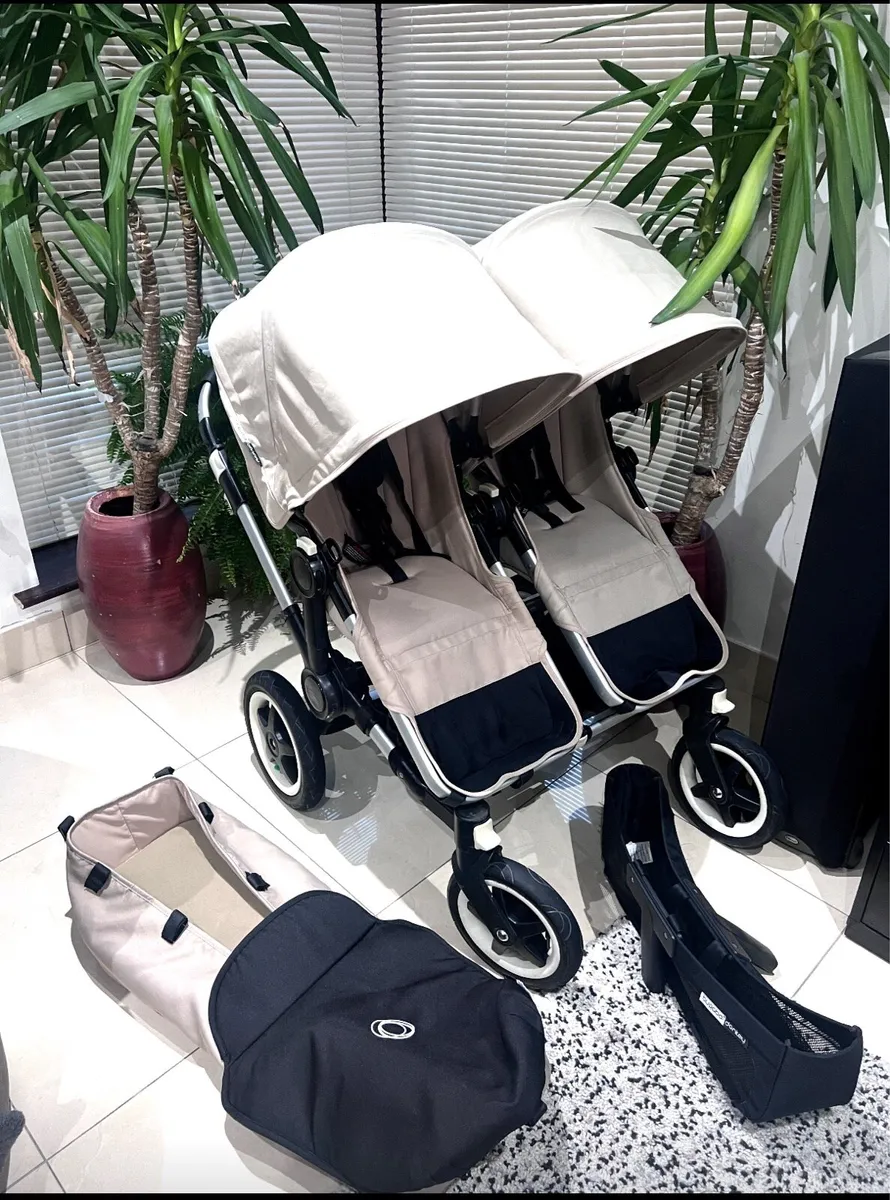 Bugaboo donkey duo in swords