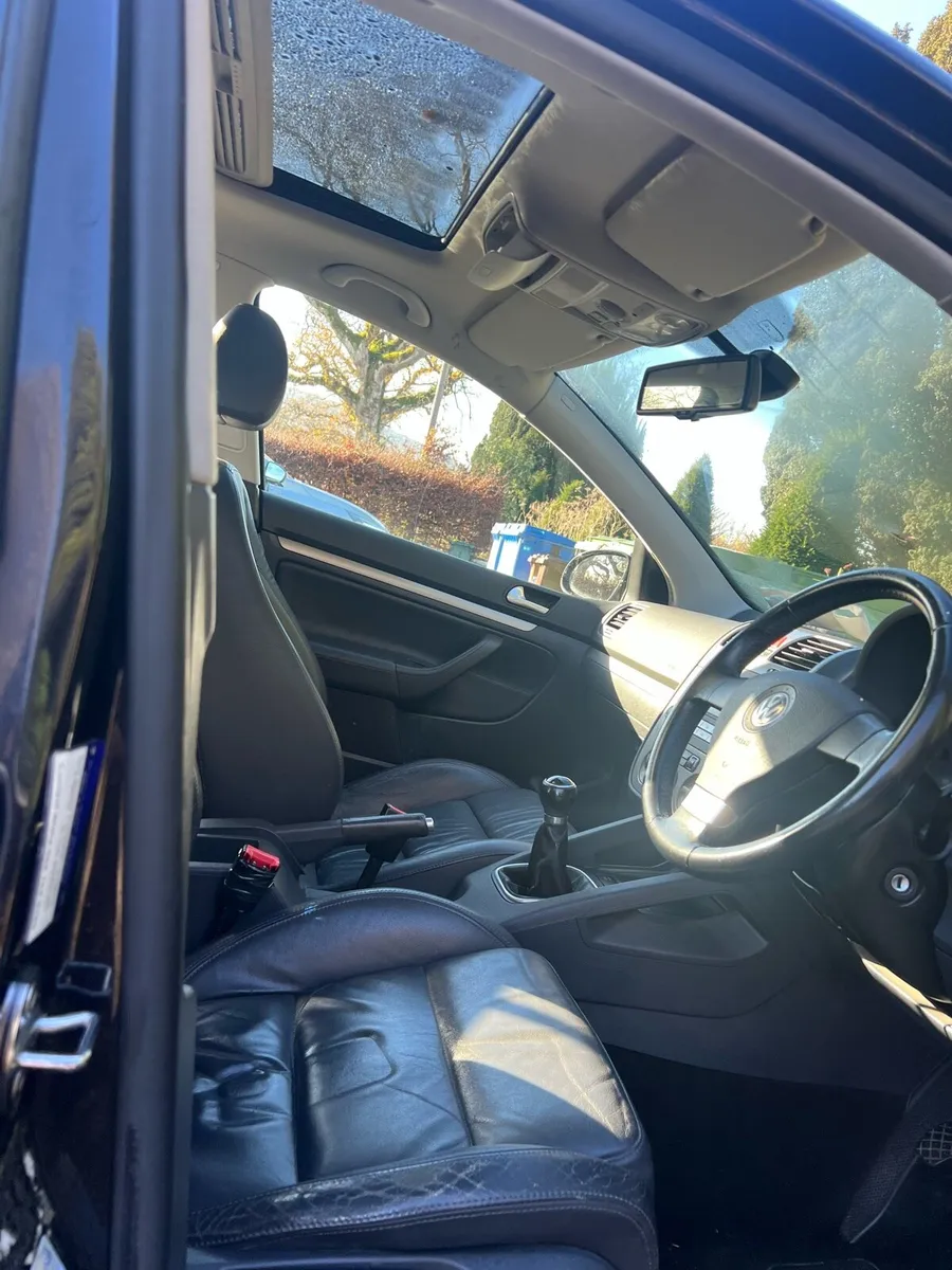 Vw golf comfortline, low mileage - Image 2