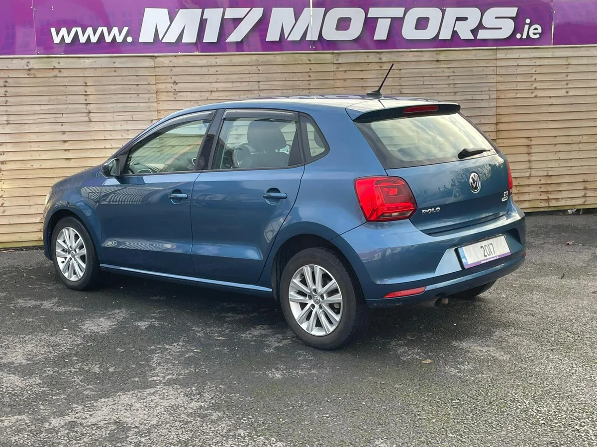 VOLKSWAGEN POLO TSI COMFORT LINE! Low KMS - Image 4