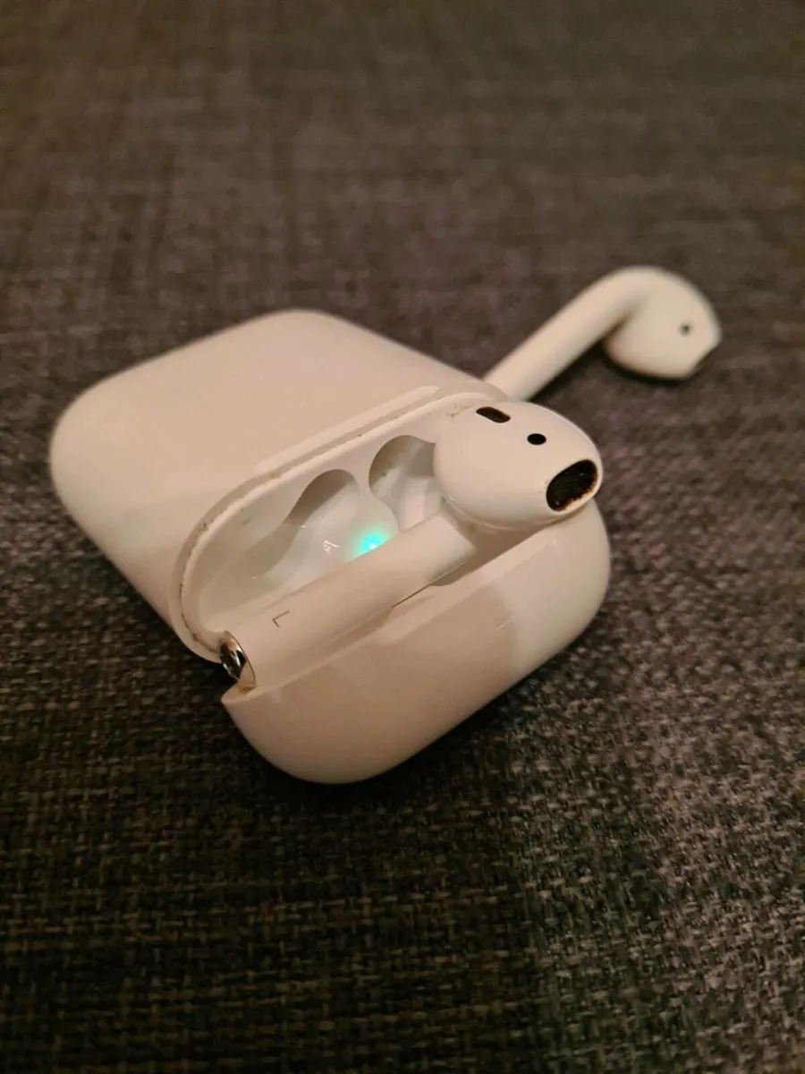 APPLE AIRPODS 2ND GENERATION - Image 4