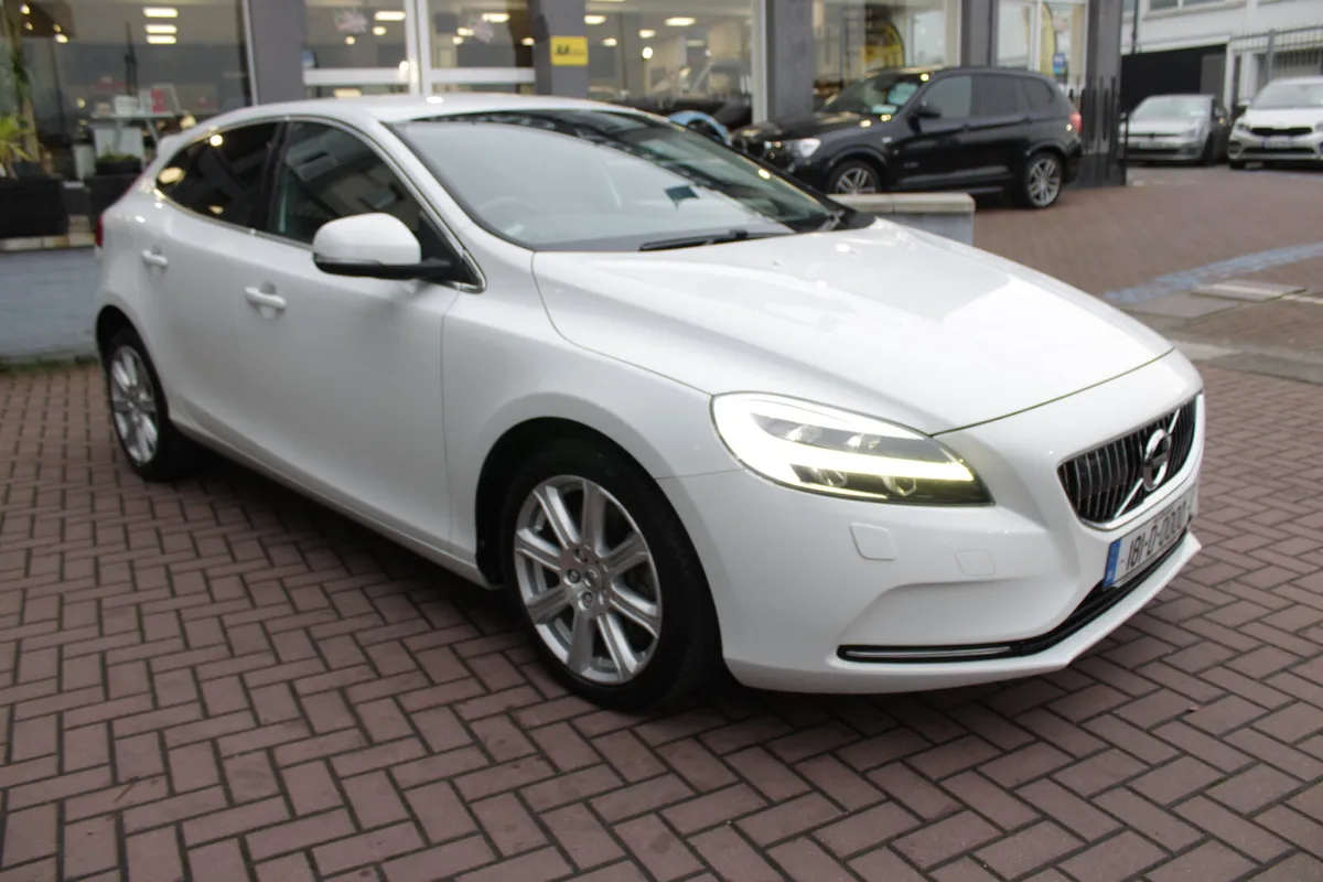2.0D4 INSCRIPTION 5DR HATCHBACK AUTO HUGE SPEC  // - Image 2