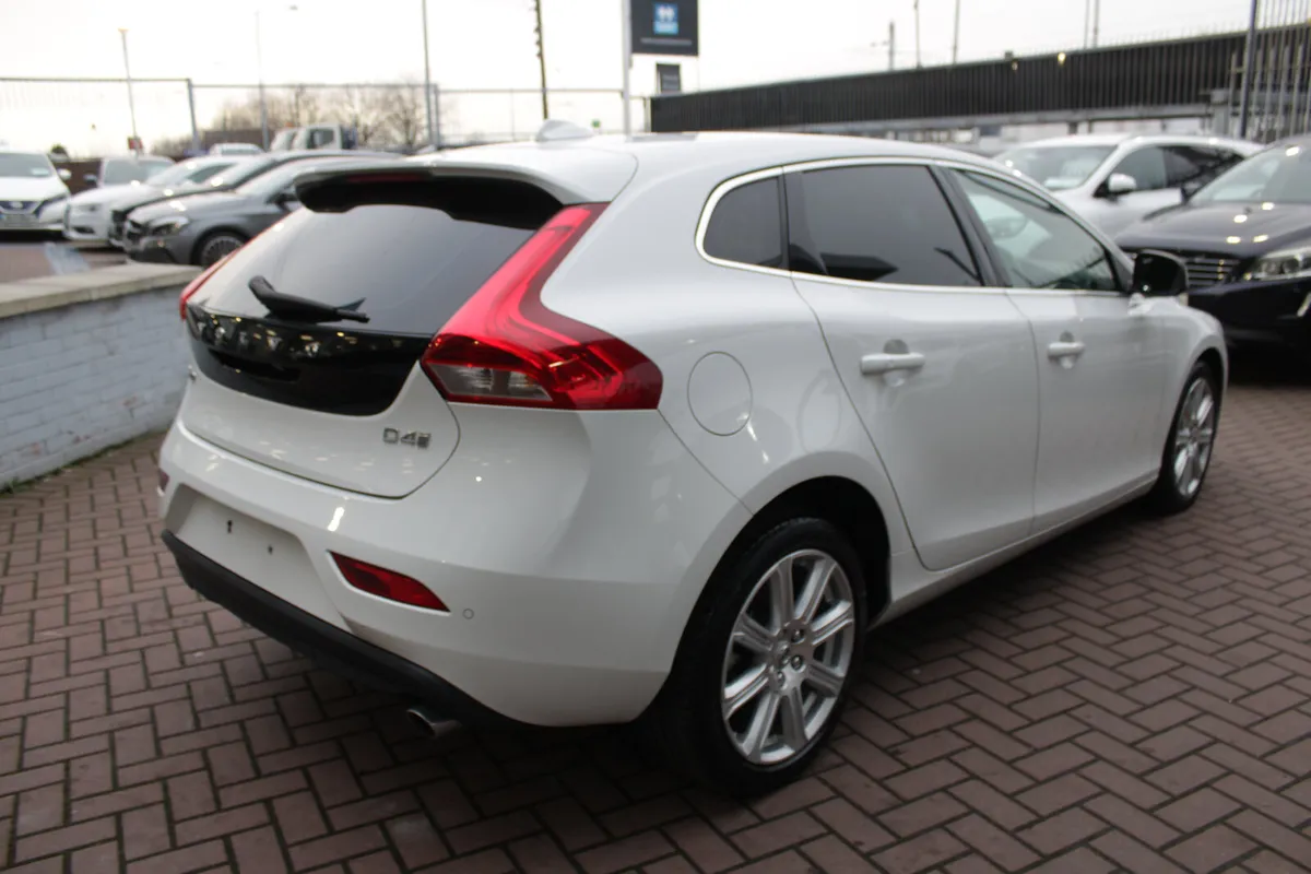 2.0D4 INSCRIPTION 5DR HATCHBACK AUTO HUGE SPEC  // - Image 4