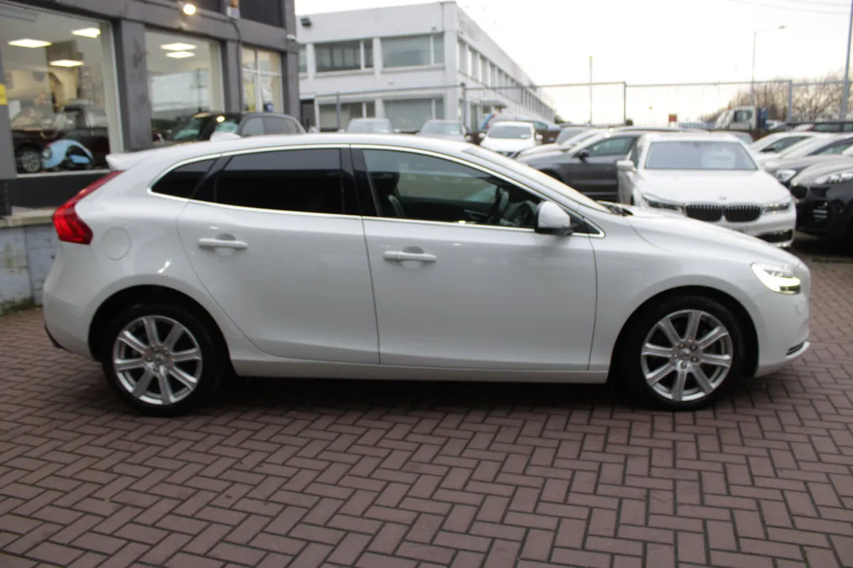 2.0D4 INSCRIPTION 5DR HATCHBACK AUTO HUGE SPEC  // - Image 3