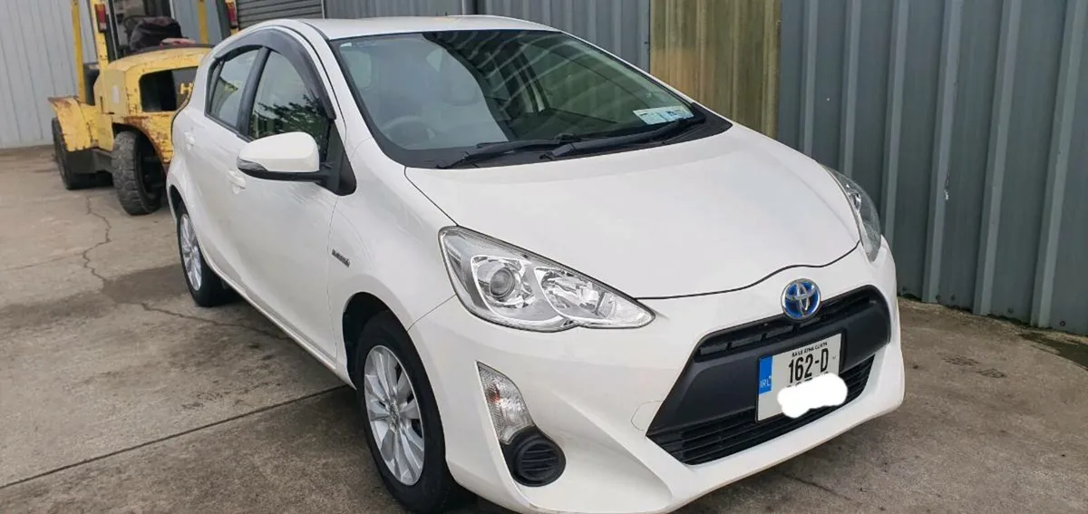 162 TOYOTA AQUA HYBRID - Image 1