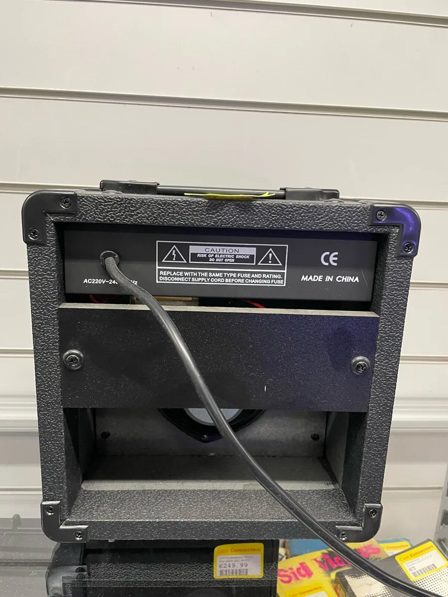 Freshman 10 watt guitar Amp - Image 2