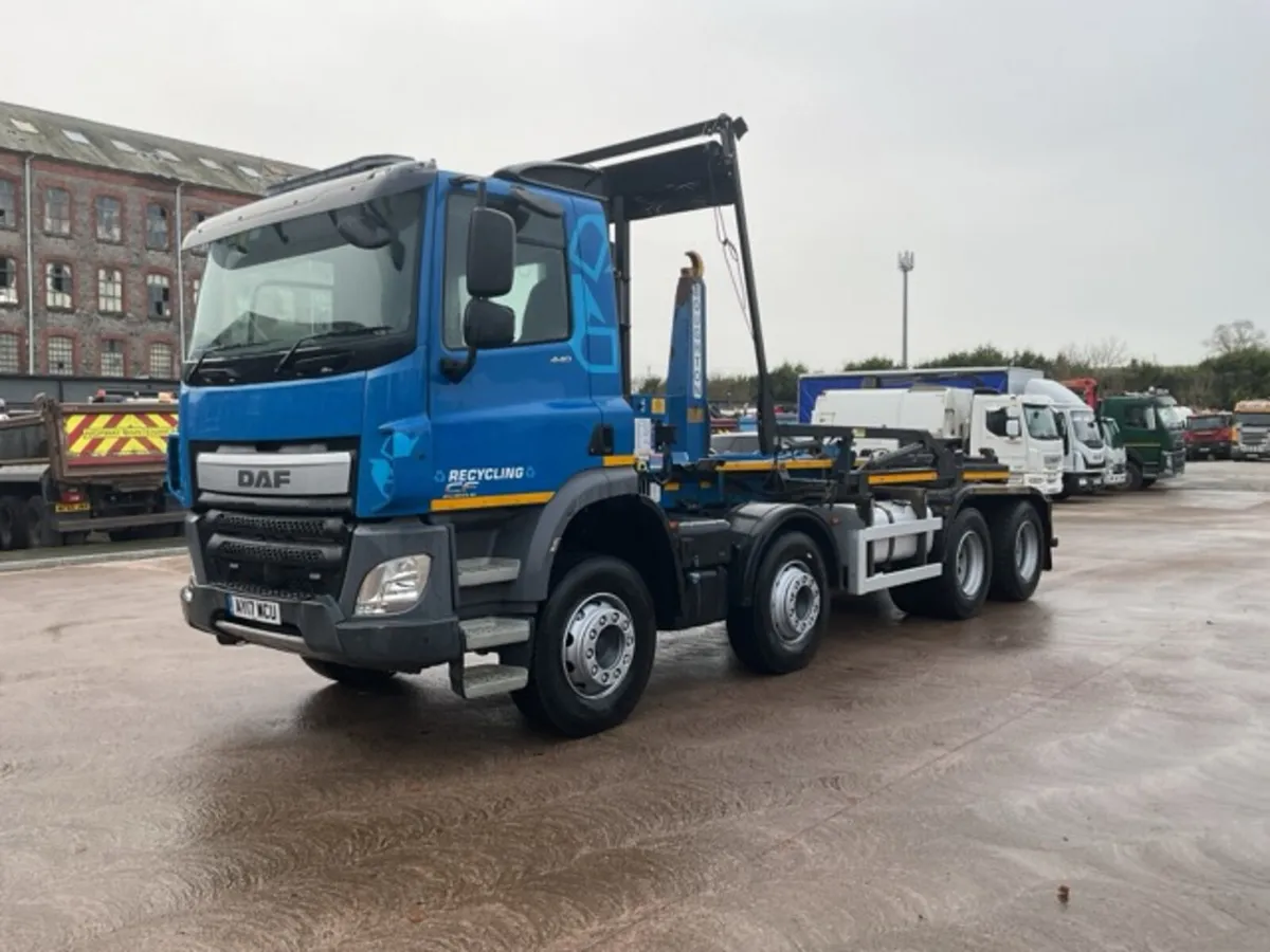 2017 DAF CF440 8x4 Hooklodaer - Image 3