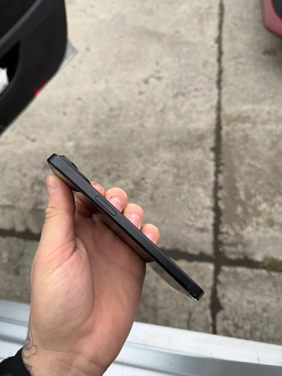 Iphone 15 black - Image 2