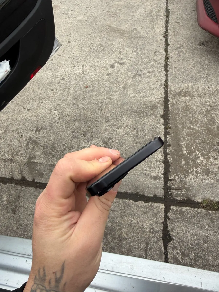 Iphone 15 black - Image 3