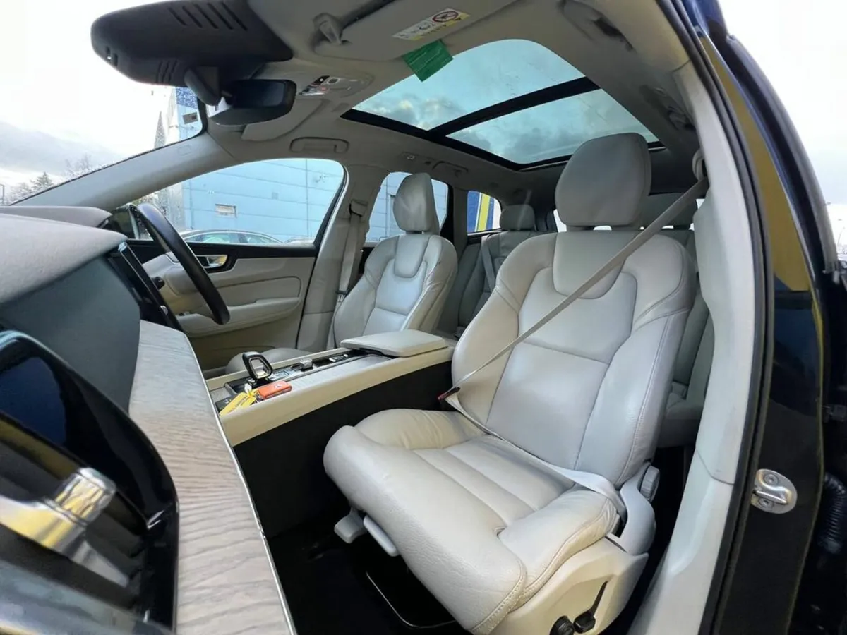 Volvo XC60 T6 DARK PLUS AWD 2.0 HYBRID // OPENING - Image 2