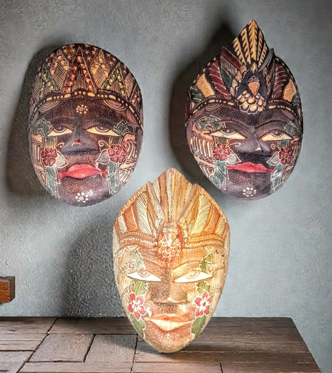 3 rare wall masks - Image 2