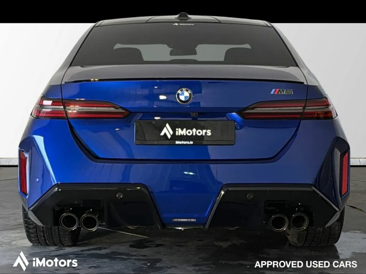 BMW M5 4.4 V8 727 BHP PLUG-IN HYBRID 4DR Auto - Image 4