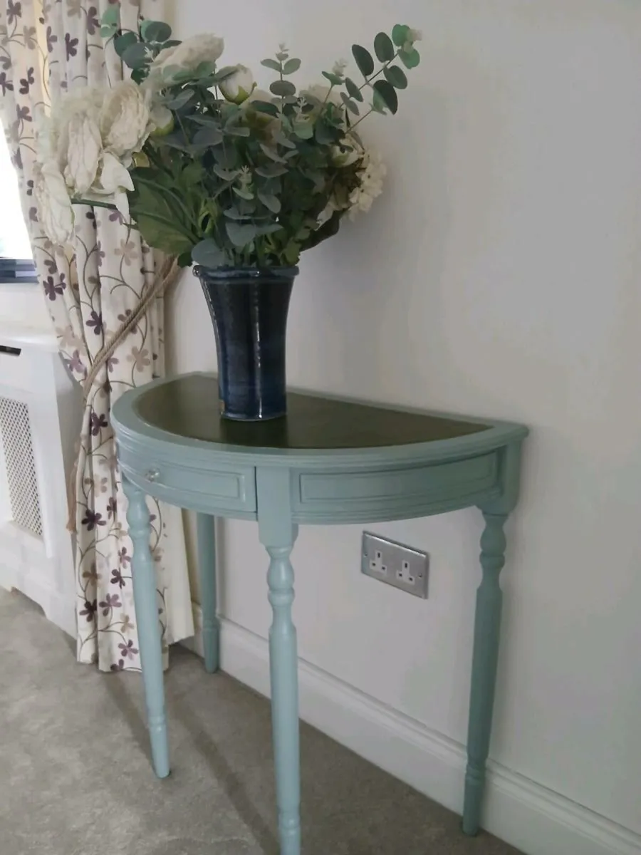 Console table - Image 1
