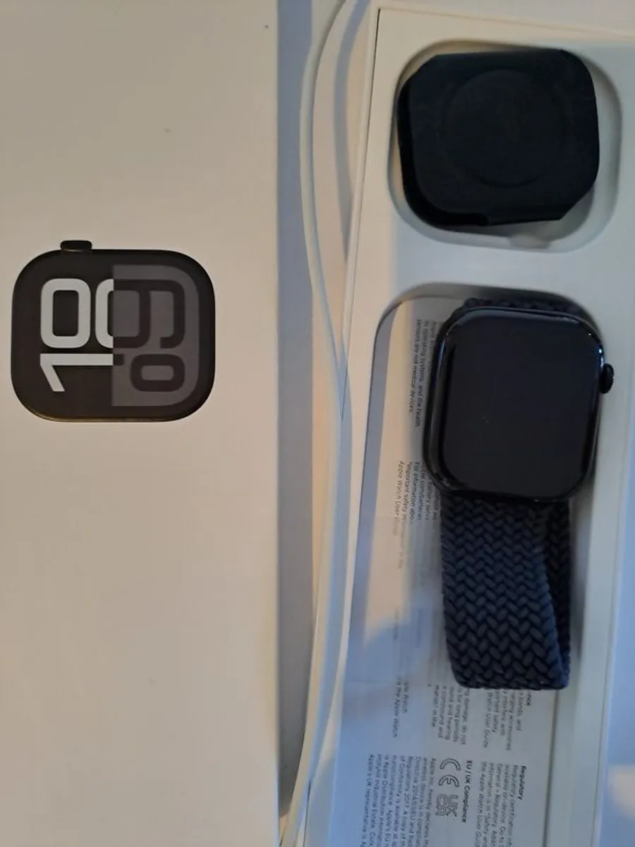 Apple Watch Series 10 46mm Jet Black Aluminium GPS - Image 1