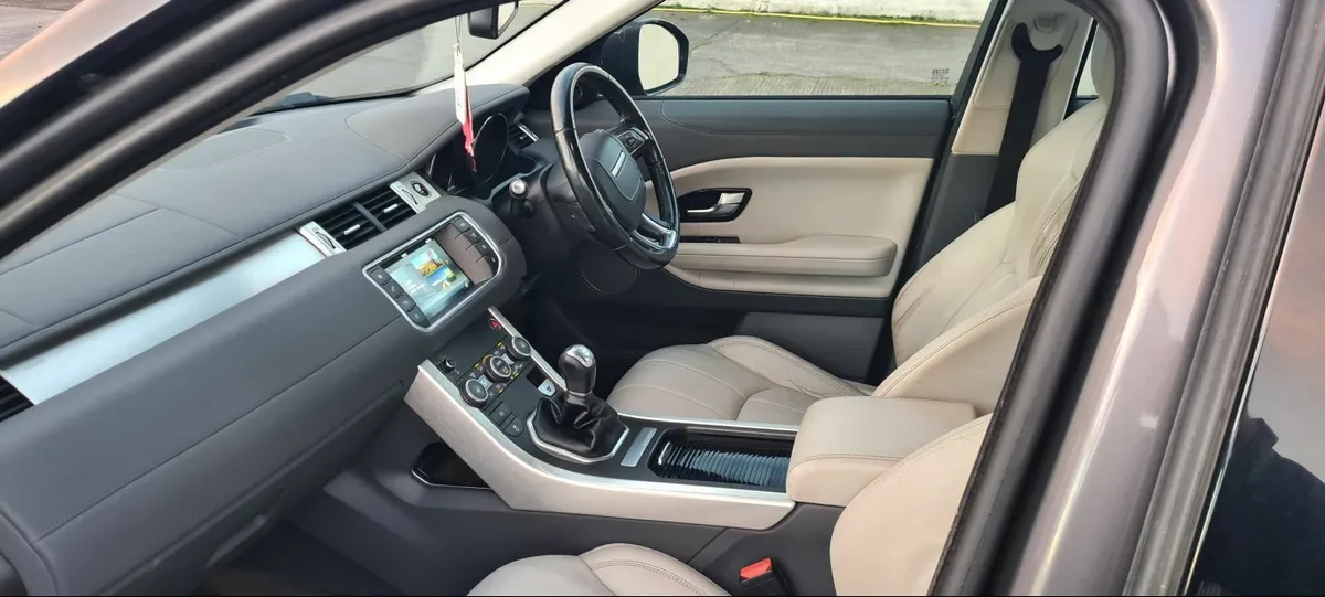 Land Rover Range Rover Evoque 2017 - Image 2