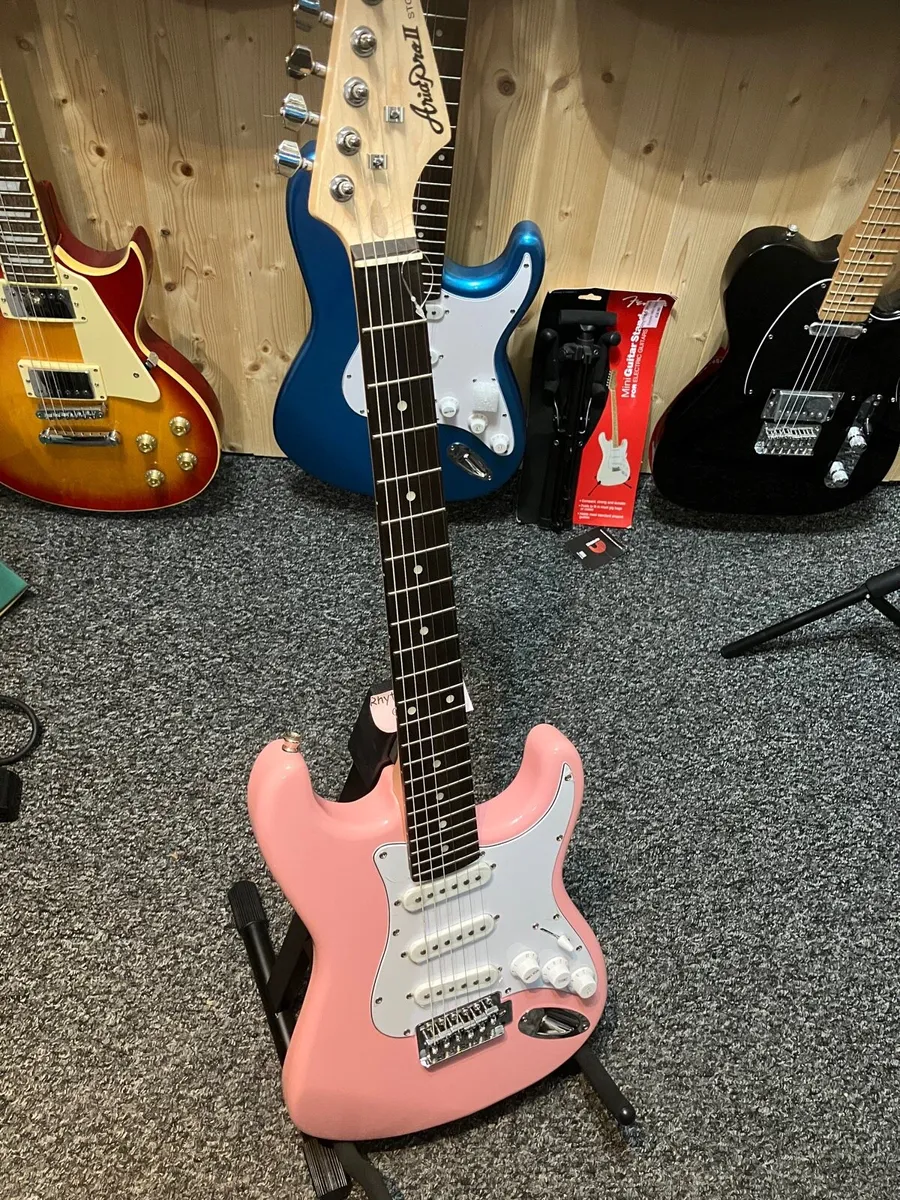 Pink electric guitar - 3/4 size - Image 2