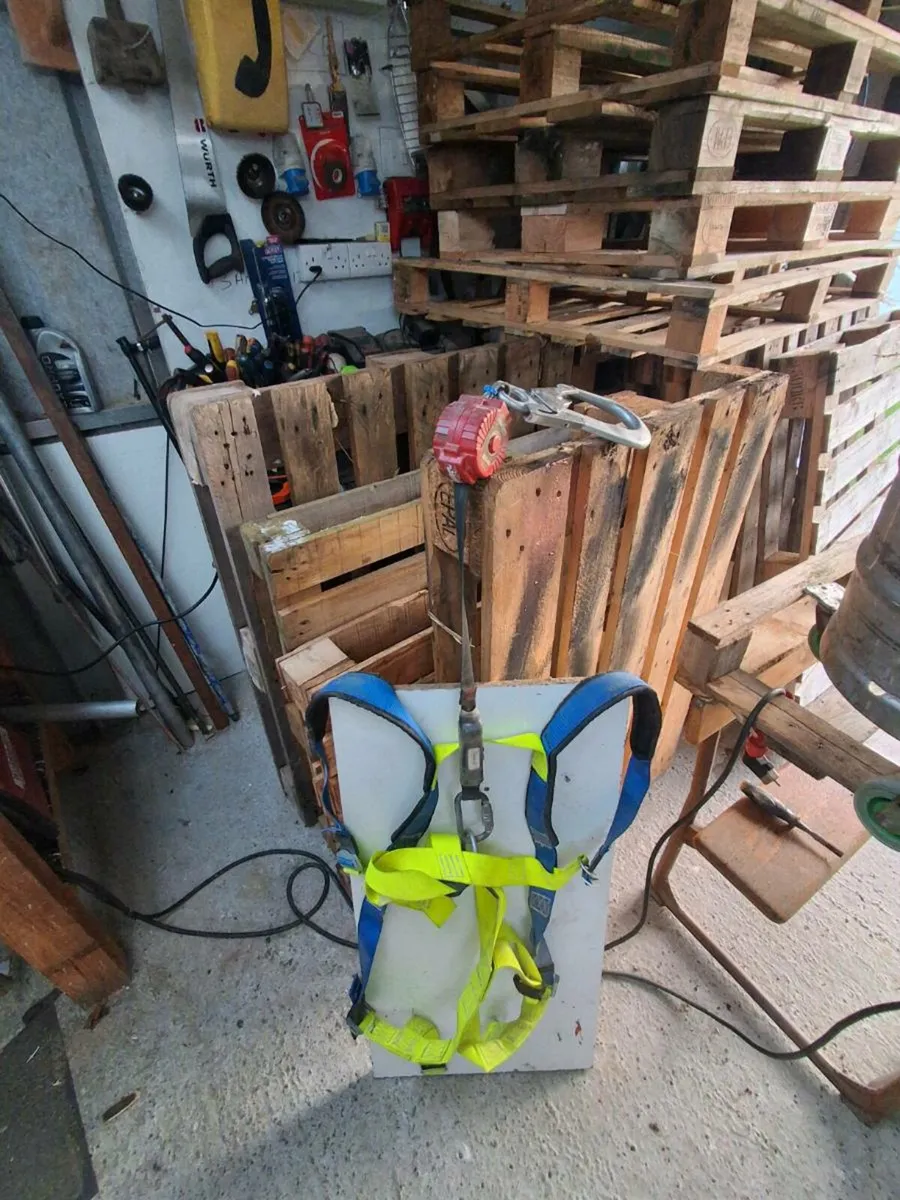 Safety Harness  . - Image 2