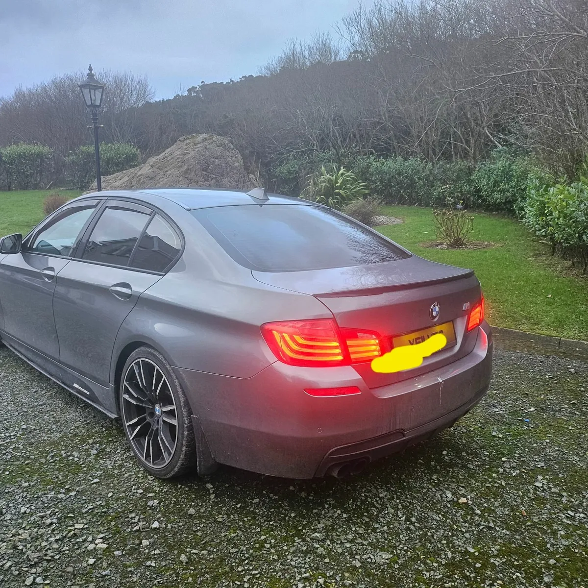 BMW 5-Series 2011 - Image 2