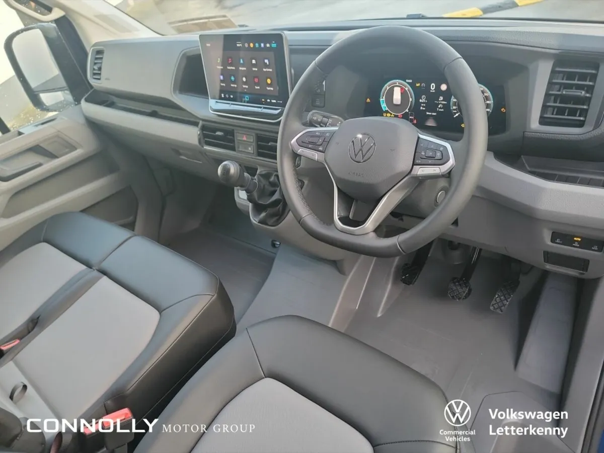 Volkswagen Crafter CR30 Panel van Highline MWB 140 - Image 2