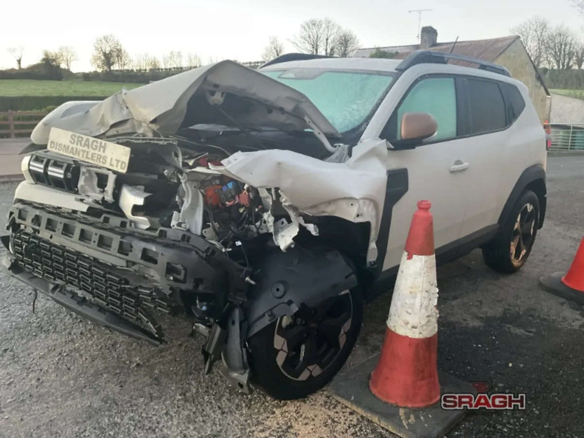 2025 DACIA DUSTER Extreme Hev 14car - Image 3