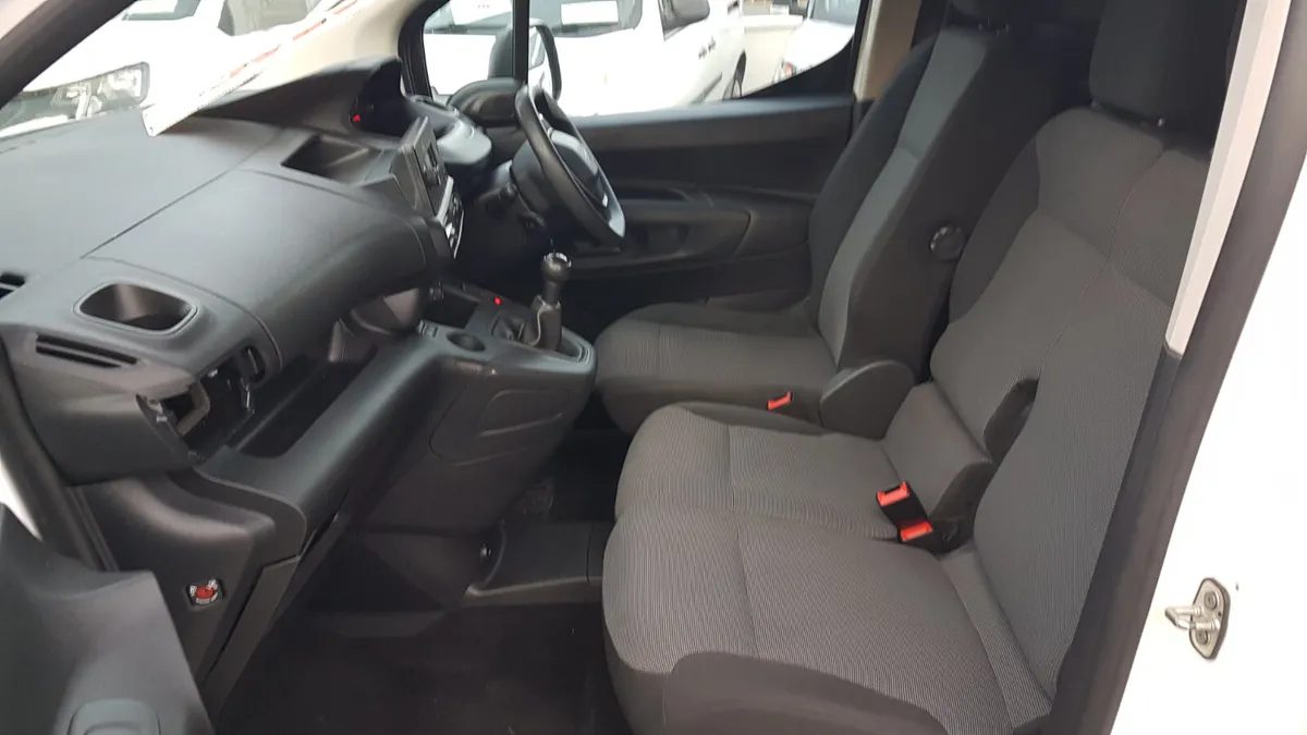 Peugeot Partner 201D HI SPECK MINT VAN VAT INVOICE - Image 2