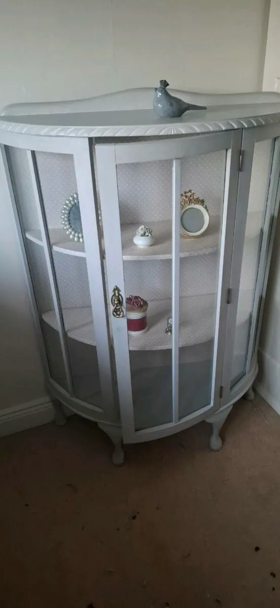 Vintage cabinet - Image 1