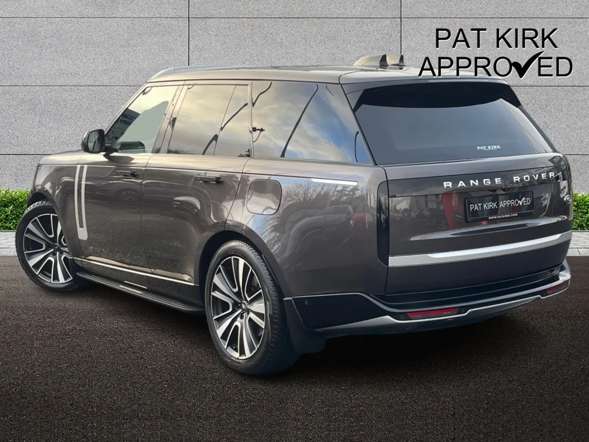 Land Rover Range Rover Estate First Edition - Image 2