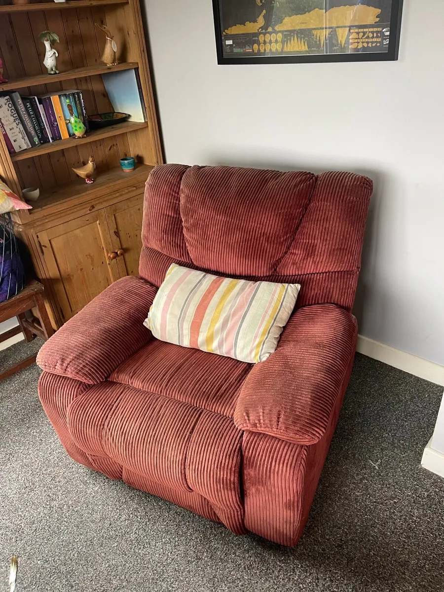 Free recliner armchairs - Image 2