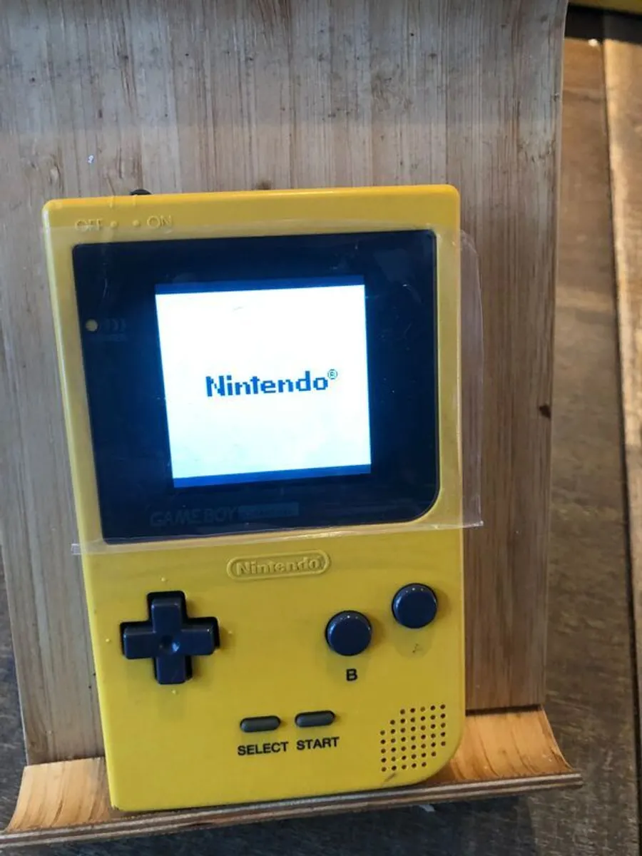 RETRO XMAS - IPS Display Modded Original Nintendo Gameboy Pocket - In lovely original Yellow Shell - optional flash cart - Image 2