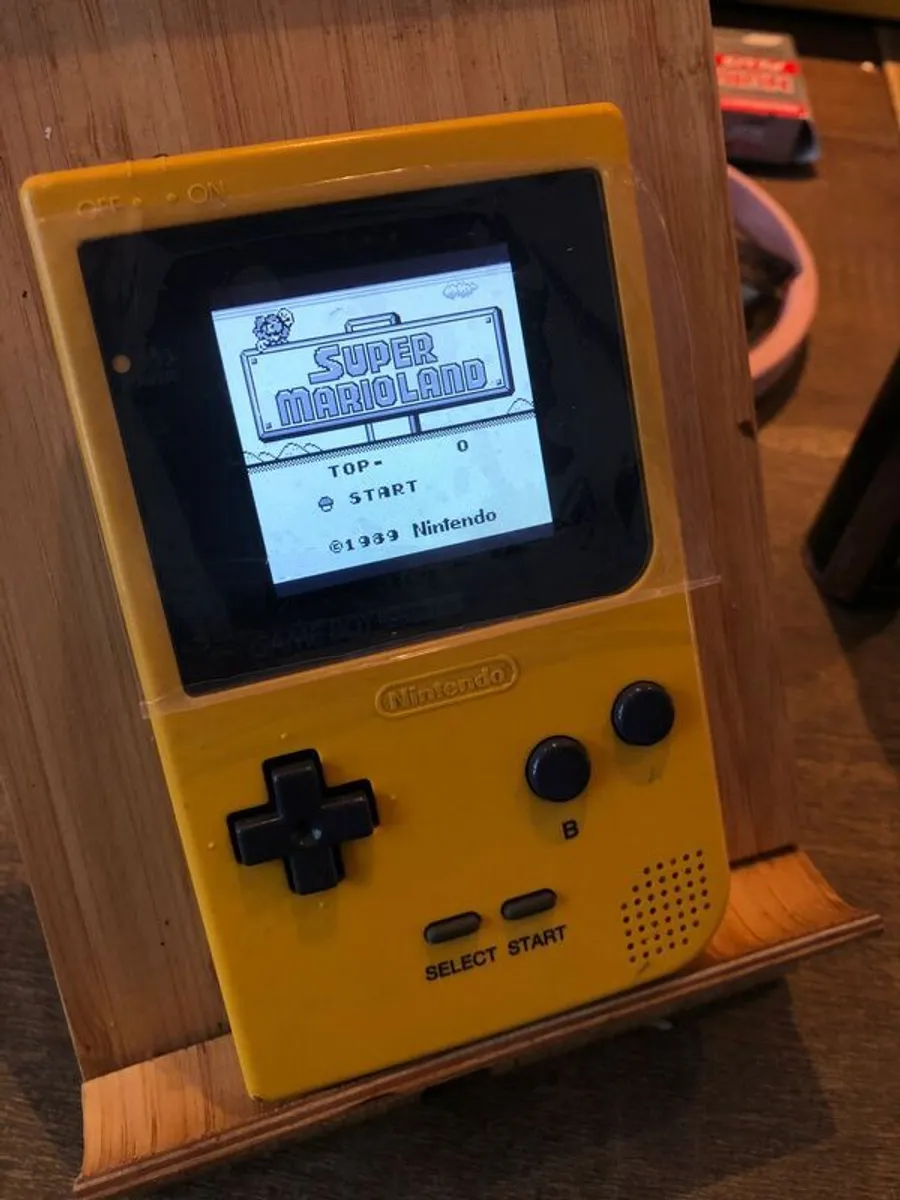 RETRO XMAS - IPS Display Modded Original Nintendo Gameboy Pocket - In lovely original Yellow Shell - optional flash cart - Image 4