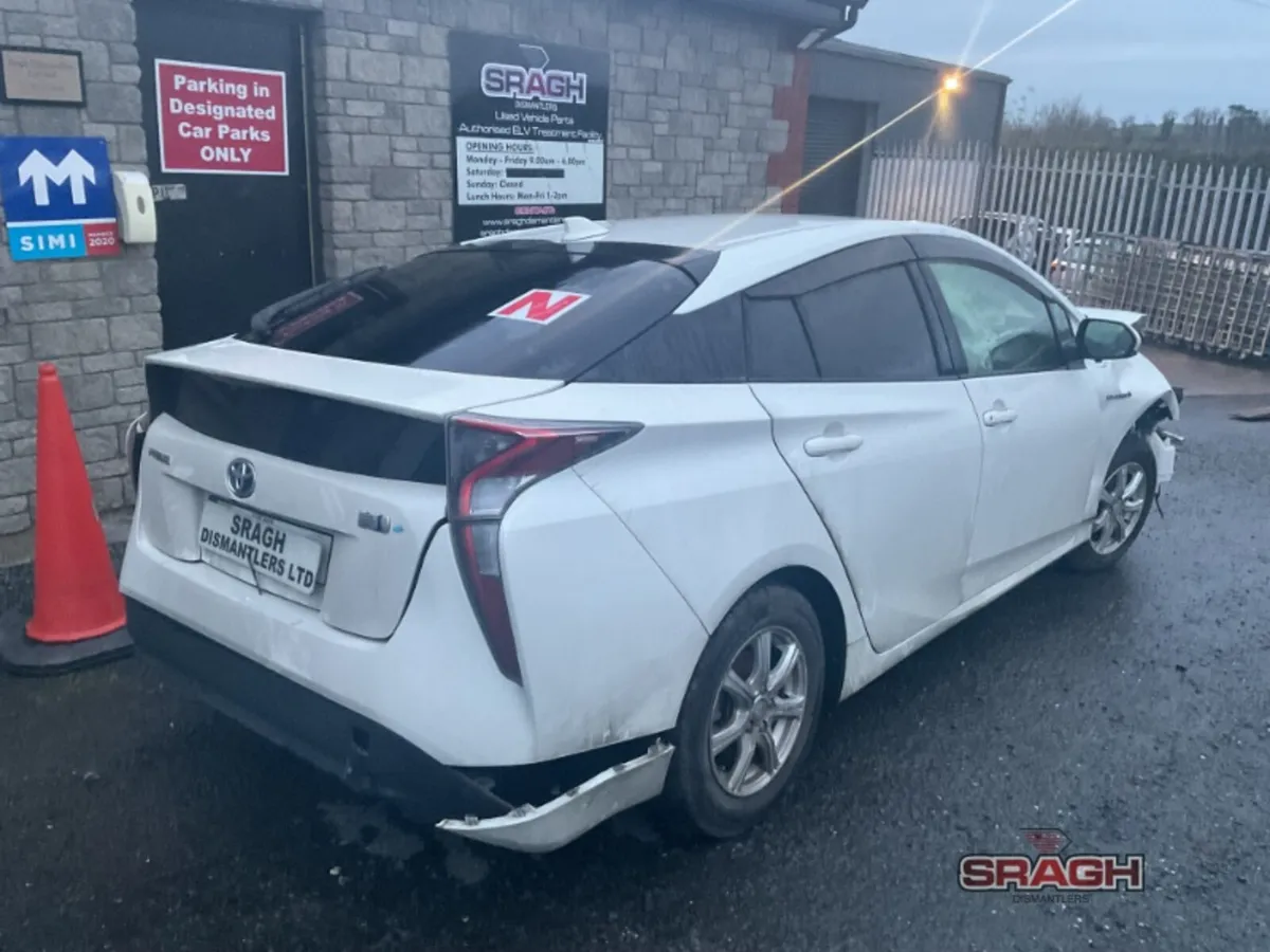 2017 TOYOTA PRIUS 1.8L Hybridcar - Image 4