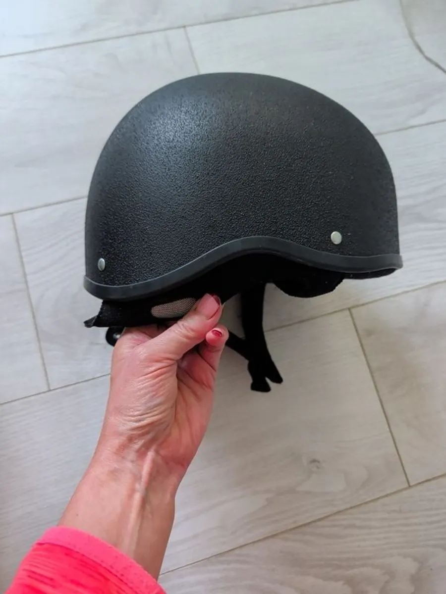 Horse riding kid's helmet - Image 2