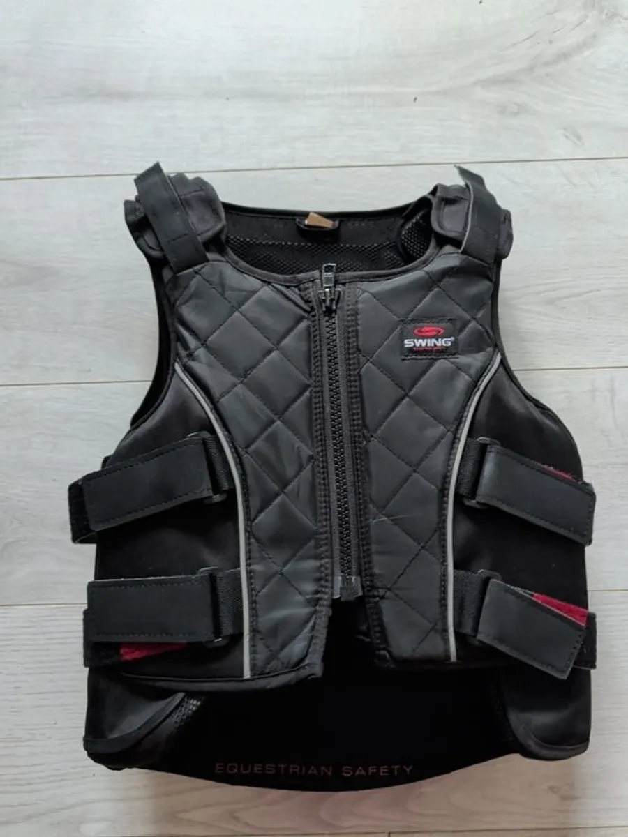Kid's horse riding body protector - Image 3