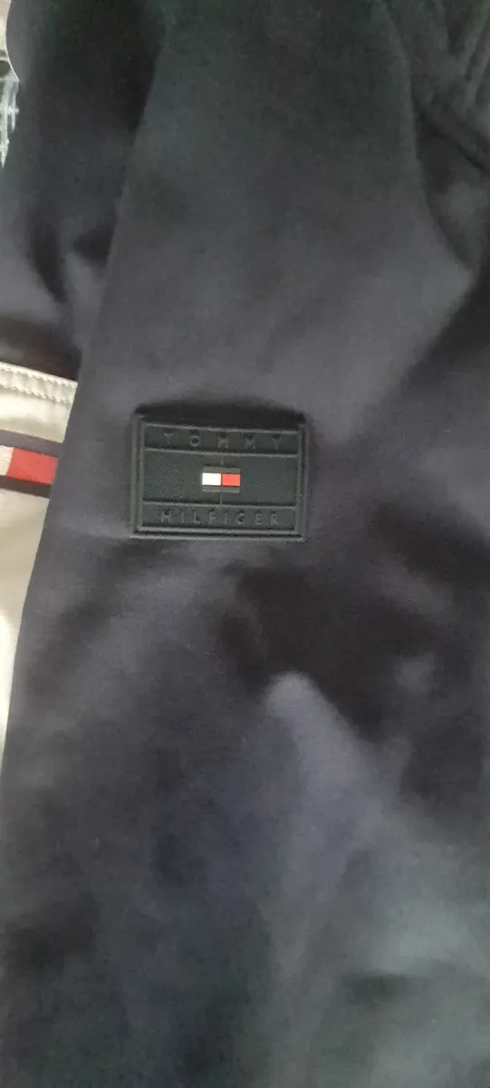 BNWT mens Tommy Hilfiger waterproof jacket medium - Image 4
