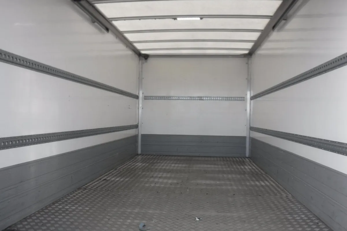 Iveco 72-180 Hi-Matic 2023 17ft GRP Box, tail lift - Image 4