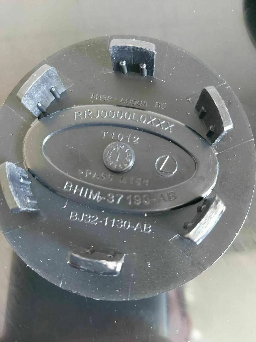 4 x Land Rover 63mm Centre Caps - FREE POST - Image 3