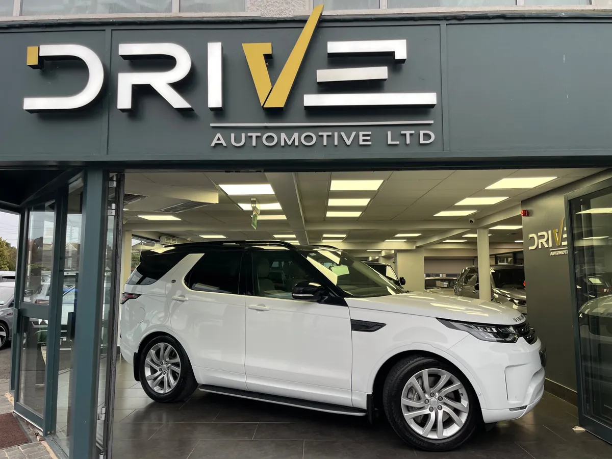 Land Rover Discovery 3.0 HSE Black PAC 2019 - Image 3