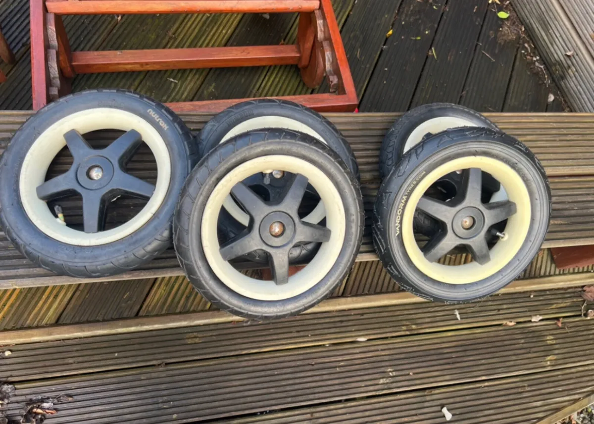 Bugaboo Donkey and Cameleon wheels in swords - Image 4