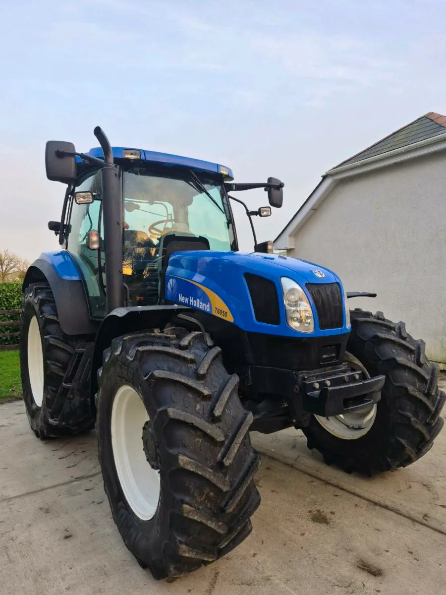 New Holland T6050 r/c 2009 7700hrs - Image 1